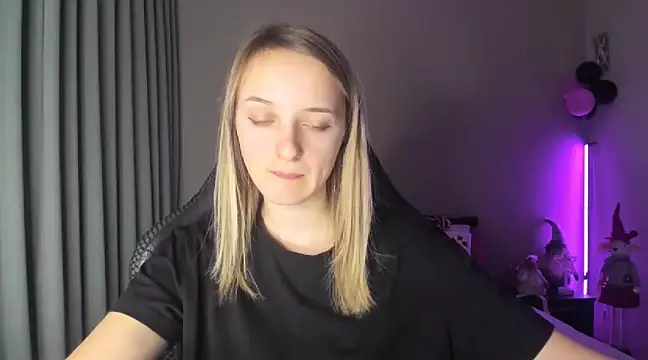 Snapshot of RouseReed chatting on January 14, 2025, 4:29 pm RouseReed online show from January 14, 2025, 4:29 pm