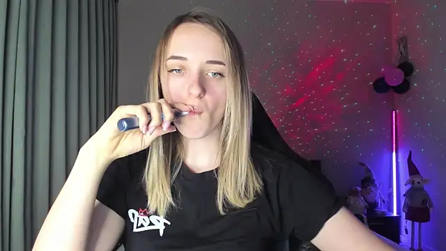 Snapshot of RouseReed chatting on January 22, 2025, 1:21 pm RouseReed online show from January 22, 2025, 1:21 pm