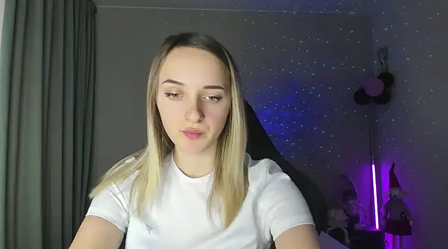 Snapshot of RouseReed chatting on January 23, 2025, 1:24 pm RouseReed online show from January 23, 2025, 1:24 pm