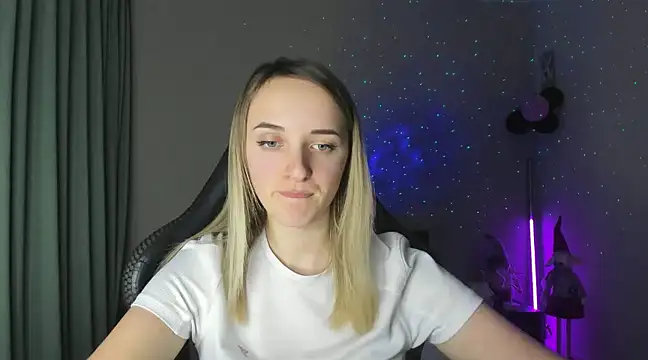 Snapshot of RouseReed chatting on January 23, 2025, 4:26 pm RouseReed online show from January 23, 2025, 4:26 pm