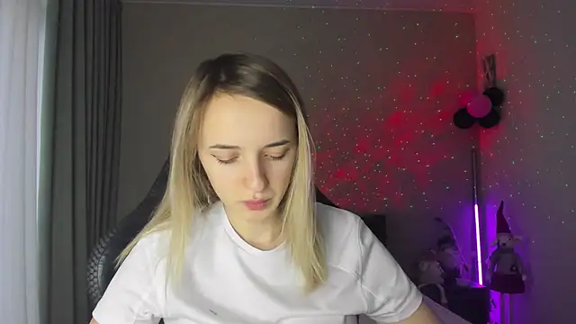 Snapshot of RouseReed chatting on January 25, 2025, 6:55 am RouseReed online show from January 25, 2025, 6:55 am