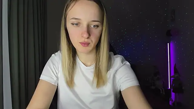 Snapshot of RouseReed chatting on February 4, 2025, 1:59 pm RouseReed online show from February 4, 2025, 1:59 pm