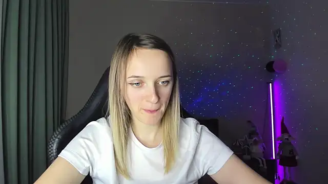 Snapshot of RouseReed chatting on February 4, 2025, 5:01 pm RouseReed online show from February 4, 2025, 5:01 pm