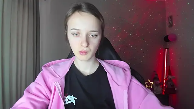 Snapshot of RouseReed chatting on February 10, 2025, 7:15 am RouseReed online show from February 10, 2025, 7:15 am