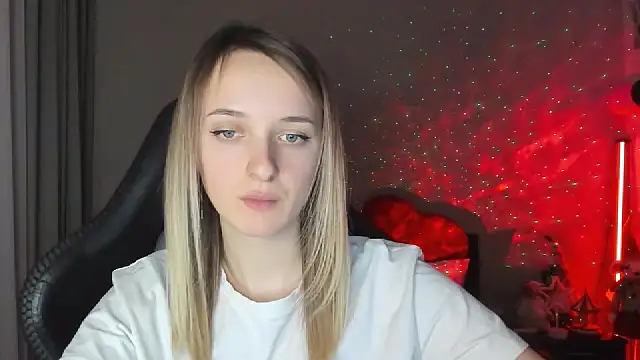 Snapshot of RouseReed chatting on February 14, 2025, 4:09 pm RouseReed online show from February 14, 2025, 4:09 pm