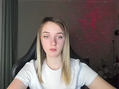 Snapshot of RouseReed chatting on February 24, 2025, 4:47 pm RouseReed online show from February 24, 2025, 4:47 pm