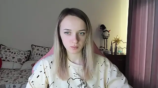 Snapshot of RouseReed chatting on February 26, 2025, 12:47 pm RouseReed online show from February 26, 2025, 12:47 pm