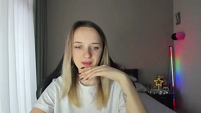 Snapshot of RouseReed chatting on March 2, 2025, 1:05 pm RouseReed online show from March 2, 2025, 1:05 pm