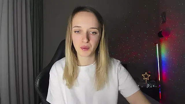 Snapshot of RouseReed chatting on March 2, 2025, 4:10 pm RouseReed online show from March 2, 2025, 4:10 pm