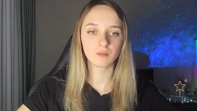 Snapshot of RouseReed chatting on March 4, 2025, 4:20 pm RouseReed online show from March 4, 2025, 4:20 pm