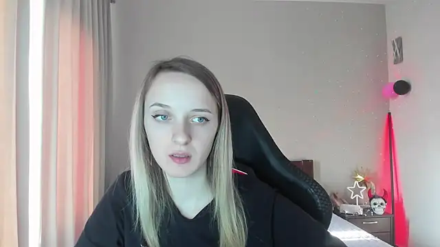 Snapshot of RouseReed chatting on March 22, 2025, 2:14 pm RouseReed online show from March 22, 2025, 2:14 pm