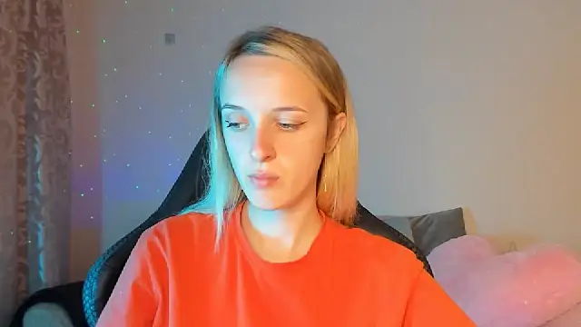 Snapshot of RouseReed chatting on September 13, 2025, 12:27 pm RouseReed online show from September 13, 2025, 12:27 pm