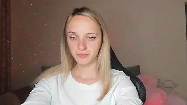 Snapshot of RouseReed chatting on September 25, 2025, 12:09 pm RouseReed online show from September 25, 2025, 12:09 pm