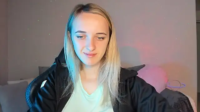 Snapshot of RouseReed chatting on October 7, 2025, 12:13 pm RouseReed online show from October 7, 2025, 12:13 pm