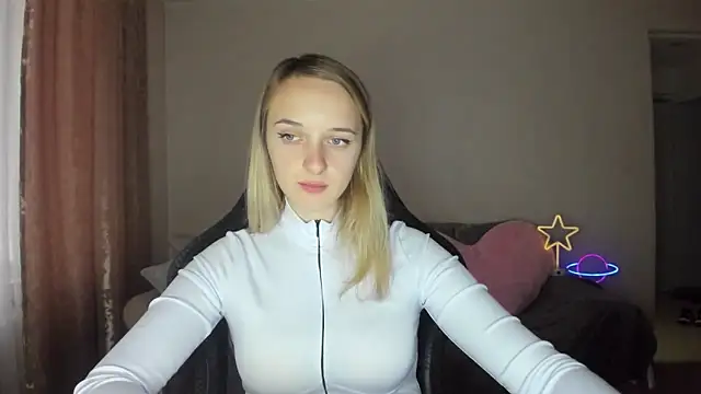 Snapshot of RouseReed chatting on October 22, 2025, 12:05 pm RouseReed online show from October 22, 2025, 12:05 pm