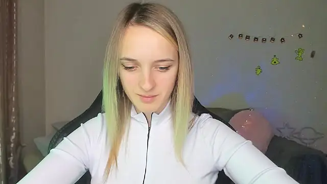 Snapshot of RouseReed chatting on October 30, 2025, 12:50 pm RouseReed online show from October 30, 2025, 12:50 pm