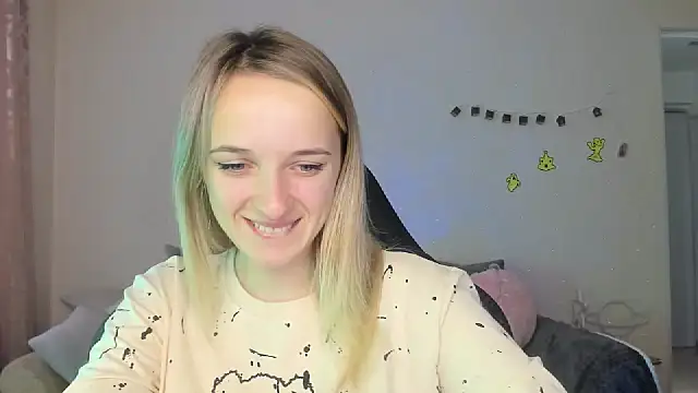 Snapshot of RouseReed chatting on November 2, 2025, 7:33 am RouseReed online show from November 2, 2025, 7:33 am