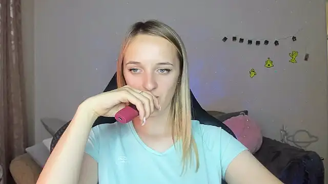 Snapshot of RouseReed chatting on November 3, 2025, 1:01 pm RouseReed online show from November 3, 2025, 1:01 pm