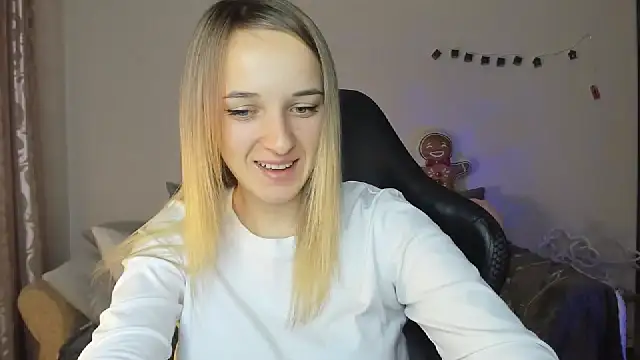 Snapshot of RouseReed chatting on November 18, 2025, 7:24 am RouseReed online show from November 18, 2025, 7:24 am