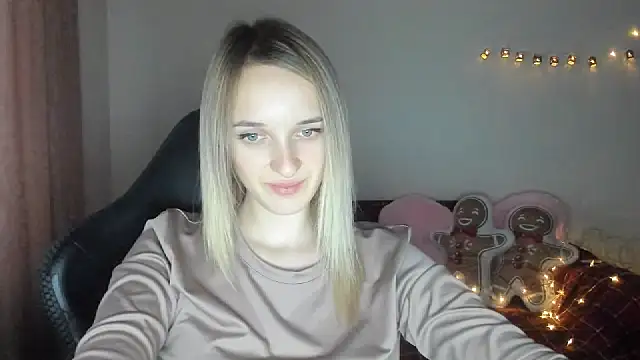 Snapshot of RouseReed chatting on November 28, 2025, 1:03 pm RouseReed online show from November 28, 2025, 1:03 pm