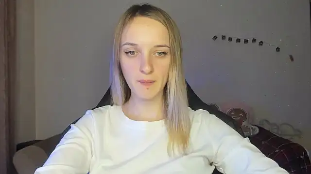 Snapshot of RouseReed chatting on December 3, 2025, 1:20 pm RouseReed online show from December 3, 2025, 1:20 pm