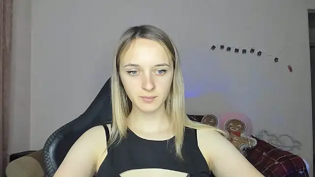 Snapshot of RouseReed chatting on December 4, 2025, 12:58 pm RouseReed online show from December 4, 2025, 12:58 pm