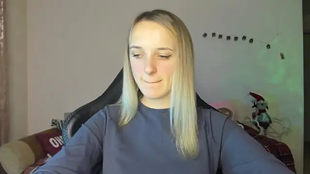 Snapshot of RouseReed chatting on December 14, 2025, 1:05 pm RouseReed online show from December 14, 2025, 1:05 pm