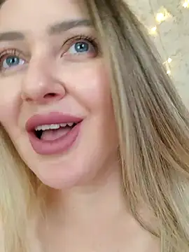 LadyLolyPop  online show from September 12, 2025, 6:24 am