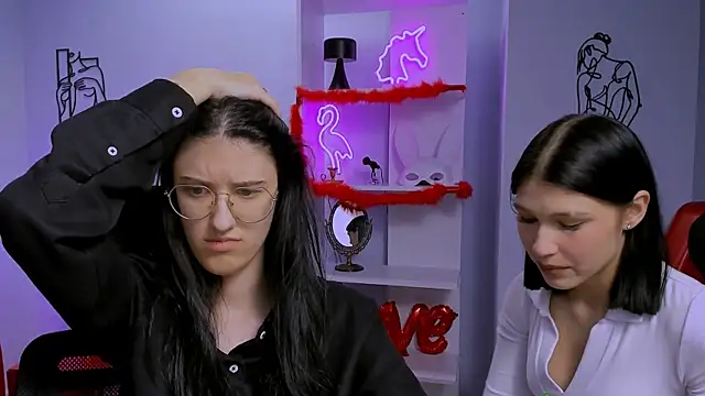 Snapshot of scarlet_mooore chatting on March 7, 2025, 11:27 pm scarlet mooore online show from March 7, 2025, 11:27 pm