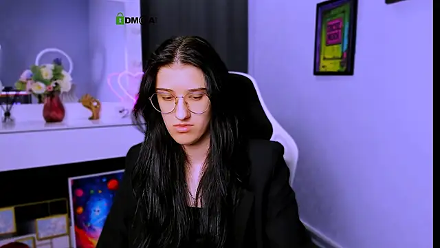 Snapshot of scarlet_mooore chatting on March 21, 2025, 11:12 pm scarlet mooore online show from March 21, 2025, 11:12 pm