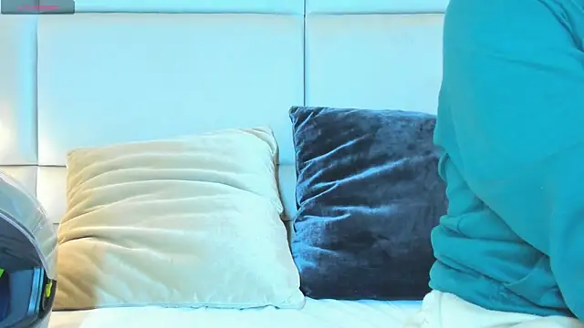 Snapshot of charlotte01__ chatting on October 4, 2025, 10:13 am charlotte01   online show from October 4, 2025, 10:13 am