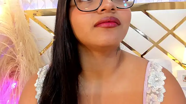 EmmaWeest online show from September 17, 2025, 10:44 pm