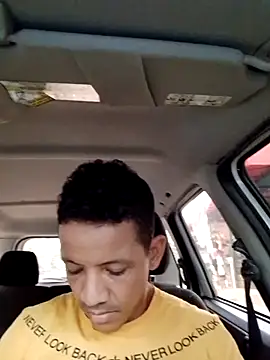 Snapshot of andresperezf chatting on November 11, 2025, 6:19 pm andresperezf online show from November 11, 2025, 6:19 pm