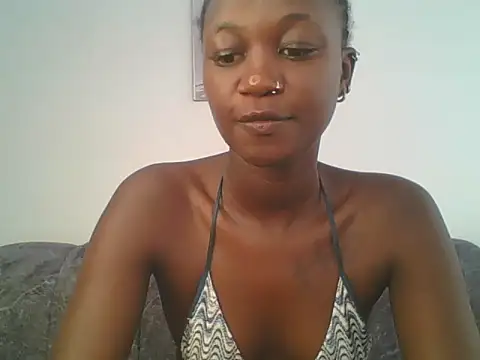 Snapshot of MissLilly1 chatting on December 3, 2024, 5:42 am MissLilly1 online show from December 3, 2024, 5:42 am