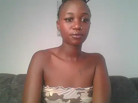 Snapshot of MissLilly1 chatting on February 14, 2025, 7:59 am MissLilly1 online show from February 14, 2025, 7:59 am
