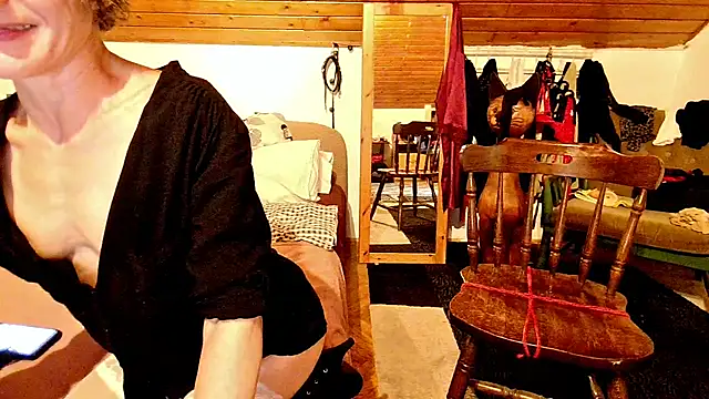 Hot Colettte online show from December 13, 2024, 2:27 pm