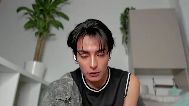 sebas rose online show from January 28, 2025, 8:47 am