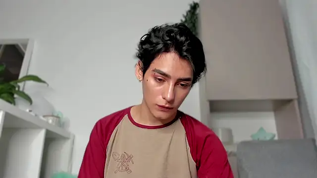 sebas rose online show from February 13, 2025, 1:50 am