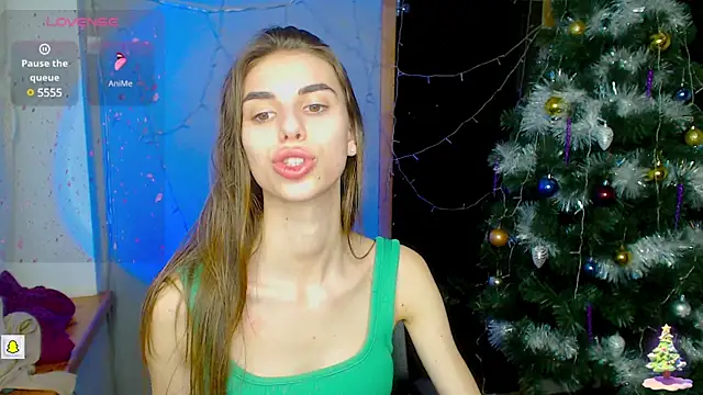 Snapshot of EmmyGreans chatting on December 16, 2024, 3:54 pm EmmyGreans online show from December 16, 2024, 3:54 pm