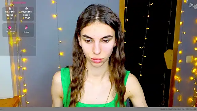 Snapshot of EmmyGreans chatting on January 23, 2025, 12:41 pm EmmyGreans online show from January 23, 2025, 12:41 pm