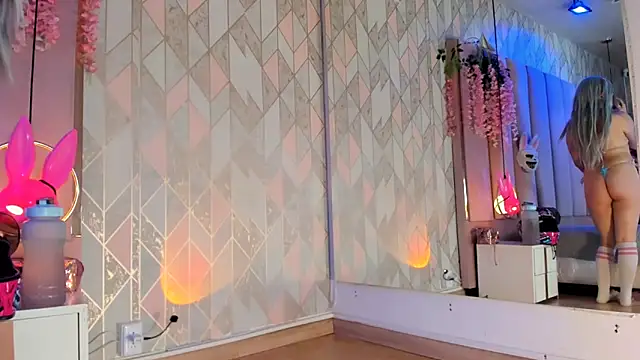 Snapshot of Broklinwhite_ chatting on November 27, 2025, 1:13 pm Broklinwhite online show from November 27, 2025, 1:13 pm