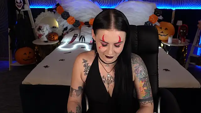 AmberDismond online show from October 31, 2025, 1:45 pm