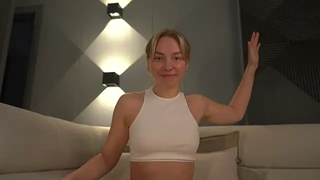 -Snowwwy- online show from March 14, 2025, 7:23 pm