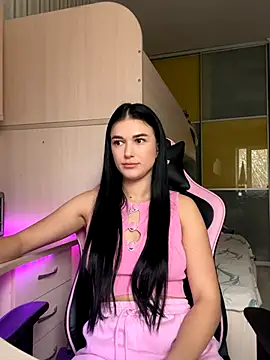 Julietta a online show from November 16, 2025, 8:09 am