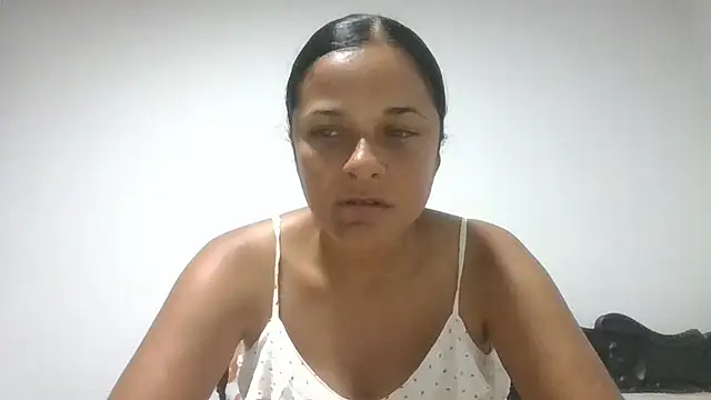 Snapshot of GiveLove1 chatting on November 2, 2025, 2:03 am GiveLove1 online show from November 2, 2025, 2:03 am