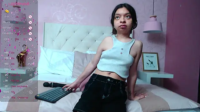 CharlotteMuller online show from January 11, 2025, 4:27 am