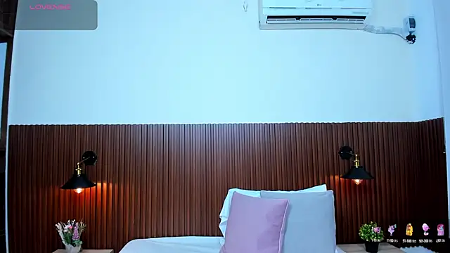 Snapshot of chanel_brunette chatting on March 7, 2025, 5:38 pm chanel brunette online show from March 7, 2025, 5:38 pm