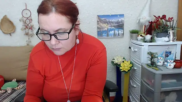 Snapshot of PlayfullMature chatting on February 9, 2025, 5:43 pm PlayfullMature online show from February 9, 2025, 5:43 pm