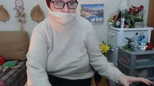 Snapshot of PlayfullMature chatting on February 14, 2025, 9:56 am PlayfullMature online show from February 14, 2025, 9:56 am
