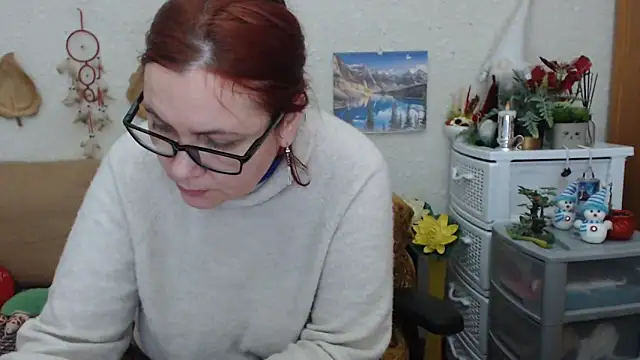 Snapshot of PlayfullMature chatting on February 14, 2025, 3:15 pm PlayfullMature online show from February 14, 2025, 3:15 pm
